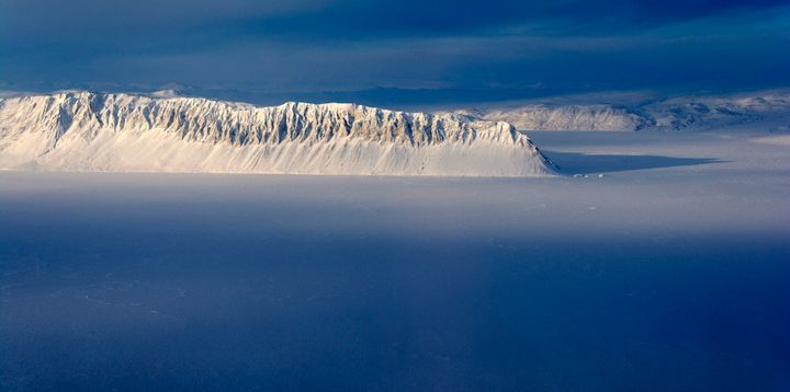  Canada’s Last Fully Intact Arctic Ice Shelf Collapses