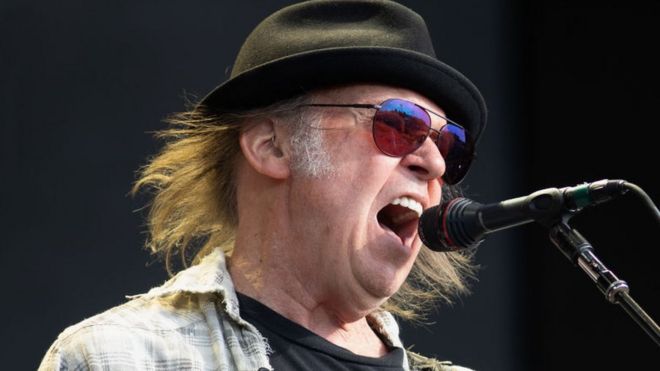  Neil Young sues Donald Trump’s campaign for using his songs