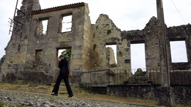 Oradour-sur-Glane: Uproar after France Nazi massacre site vandalised