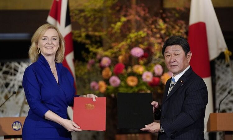  Britain and Japan sign post-Brexit trade deal