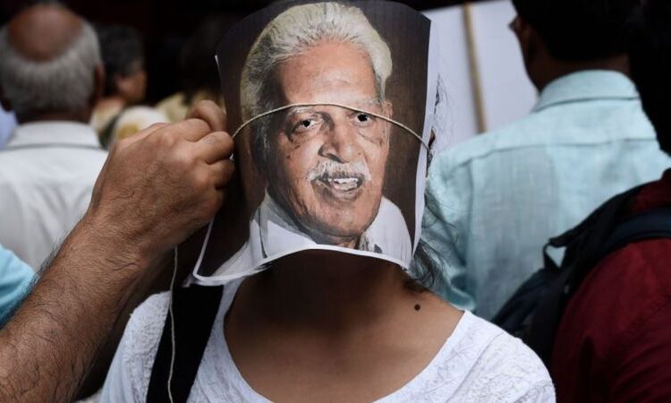  Varavara Rao: Court orders jailed activist, 80, to be taken to hospital