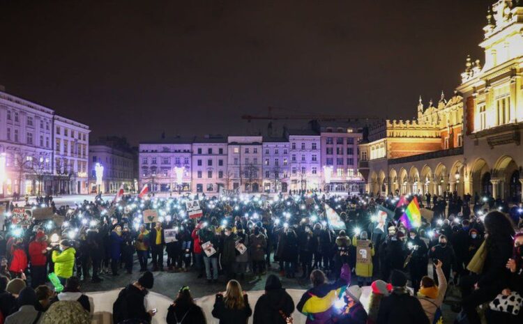  Poland enforces controversial near-total abortion ban