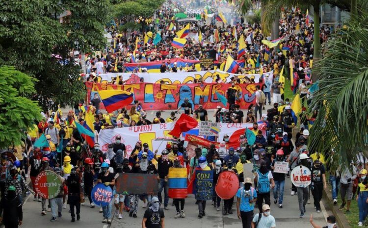 Colombia protests: Duque sends military to Cali