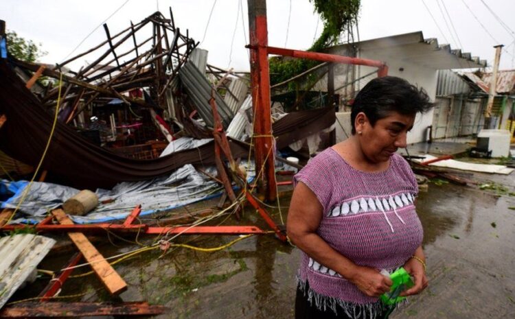  Hurricane Grace kills eight as it rips through eastern Mexico