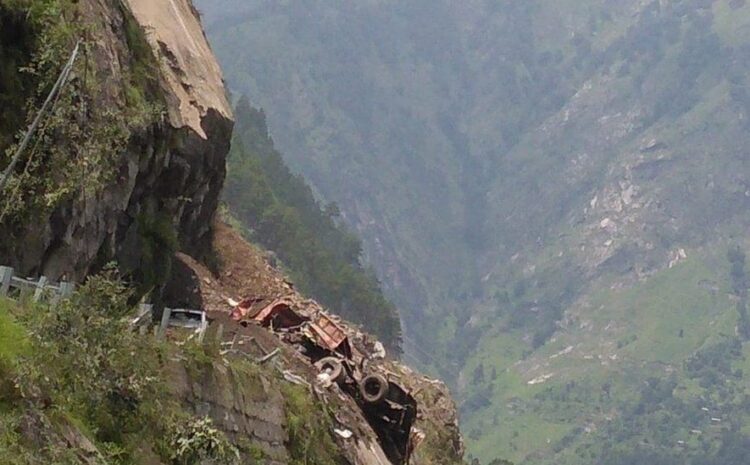  Kinnaur: At least 10 dead and dozens trapped in India landslide