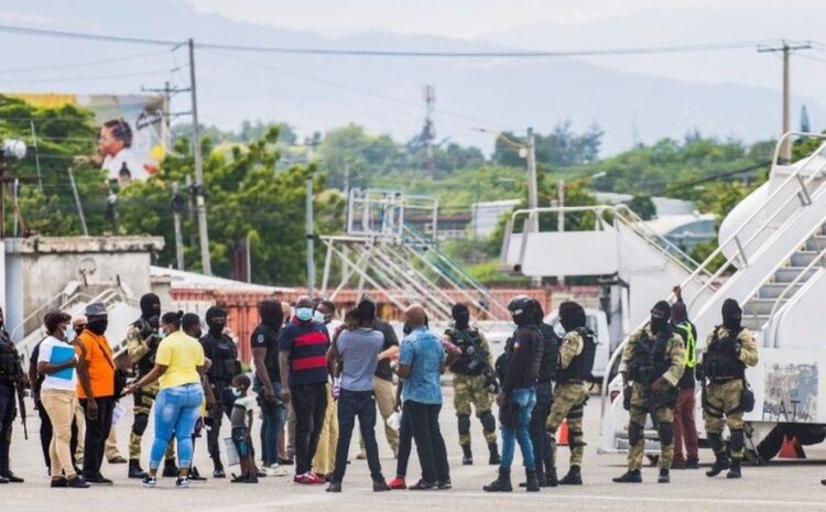 Migrants in Texas: US flies Haitian migrants back home from border