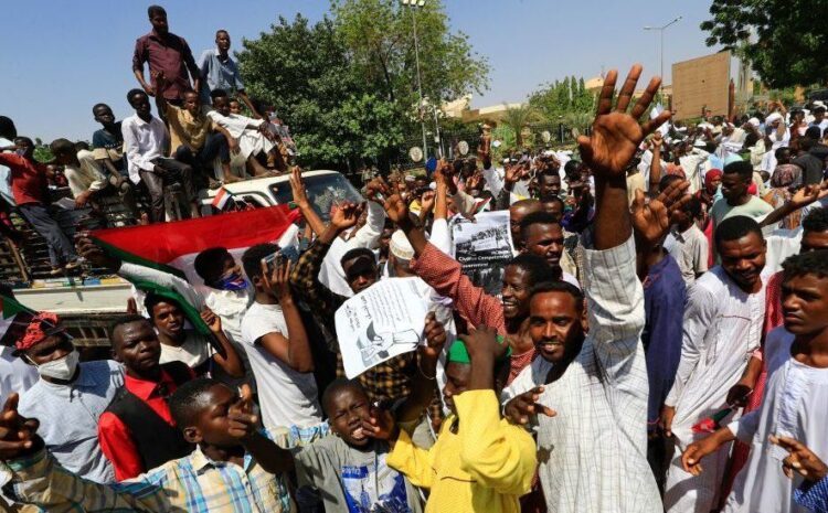  Sudan: Protesters demand military coup as crisis deepens