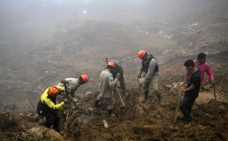 Petrópolis: More than 120 still missing in Brazil flood-hit city