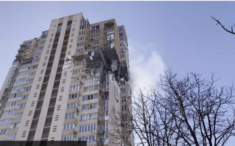  Ukraine invasion: Missiles hit Kyiv as fight for capital looms