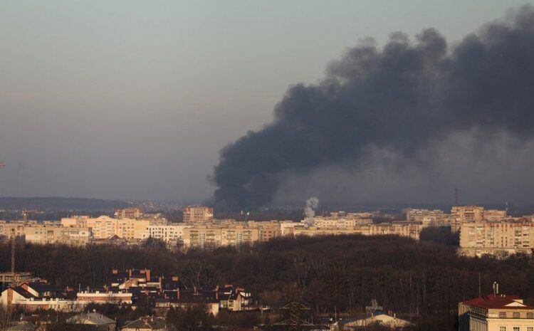  Ukraine war: Russia destroys aircraft repair plant near western city of Lviv